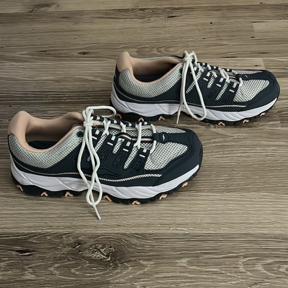 𝅺avia sneakers - Picture 2 of 7